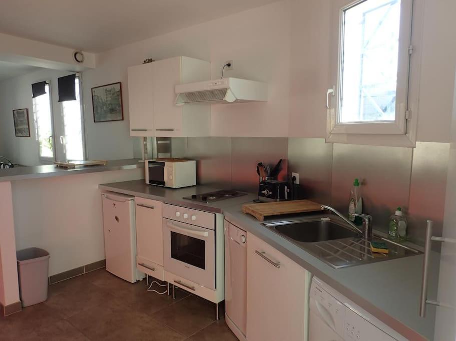 Chez Pascal Grand T2 De 55m2 Independant Dans Sausset-les-Pins
